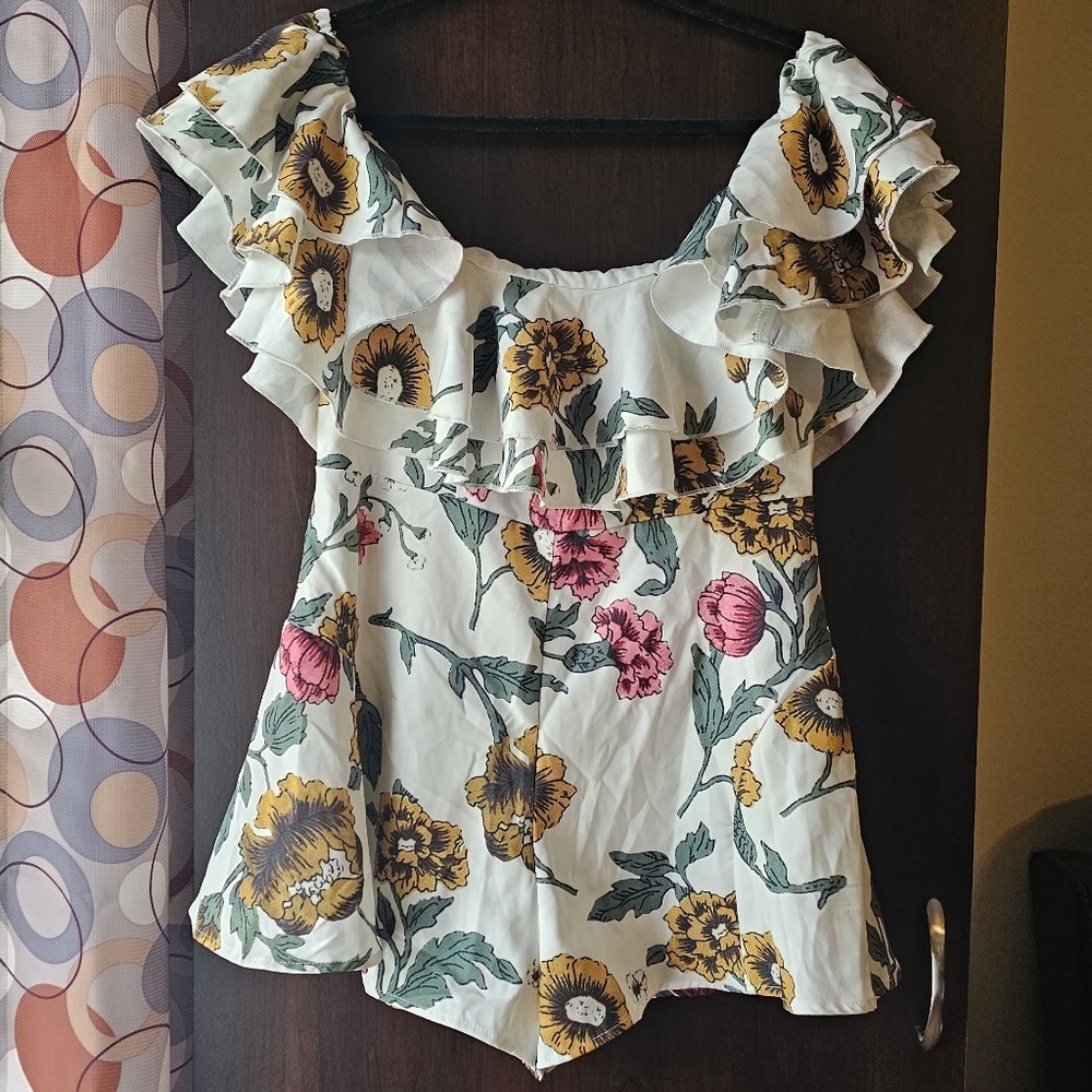 L'ATISTE White Floral Ruffle Romper